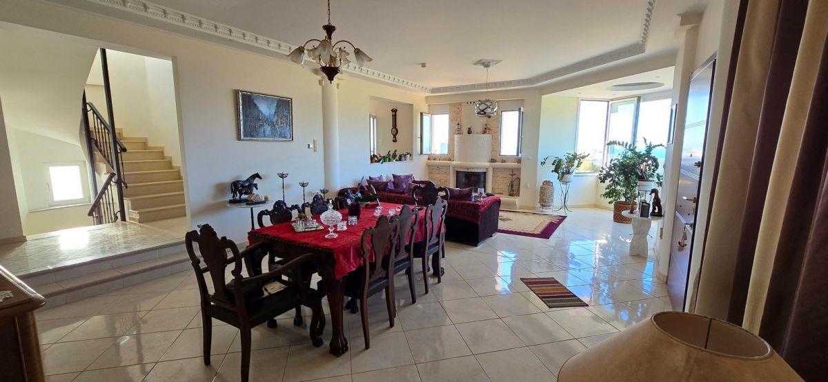 Luxury Villa for Sale in Agios Onoufrios, Kounoupidiana - Akrotiri