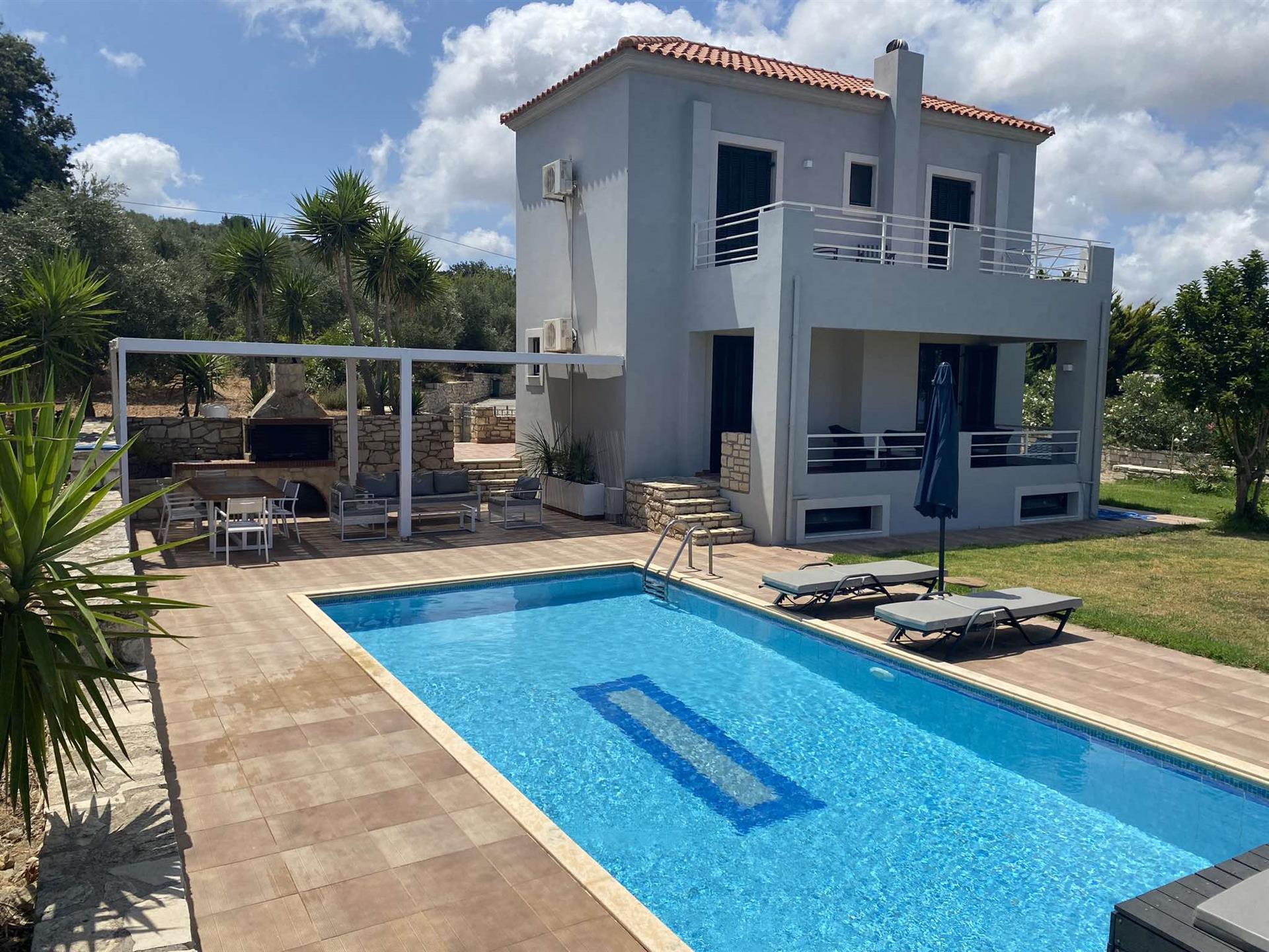 2 Villen mit 3 Schlafzimmern, Pool und Panoramablick auf das Meer und die Stadt - separat verkauft