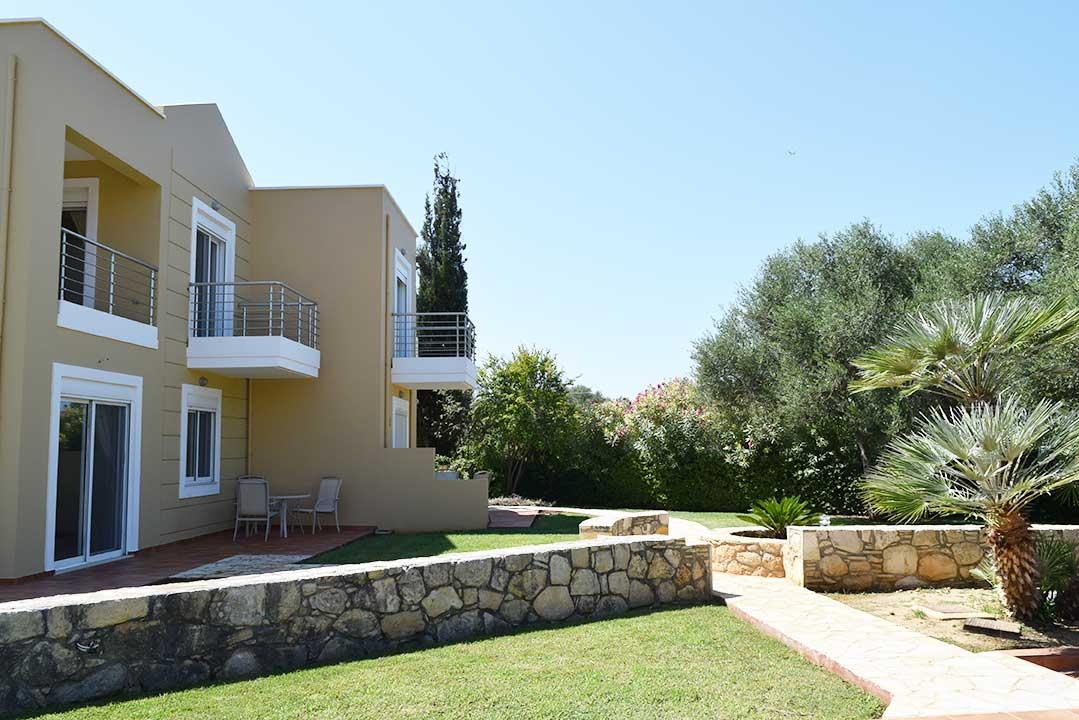 Semi detached maizonaitte with two bedrooms and common pool in a complex of 5 villas