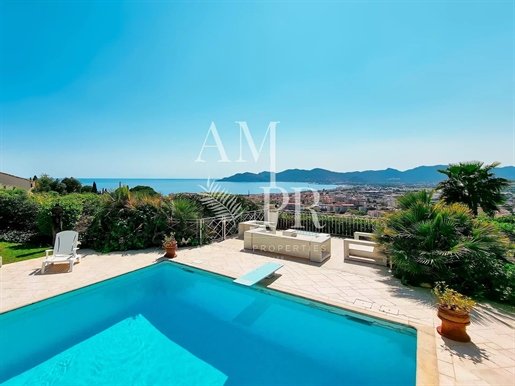 Einstöckige Villa mit Panoramablick auf das Meer - Exklusiv bei Amanda Properties