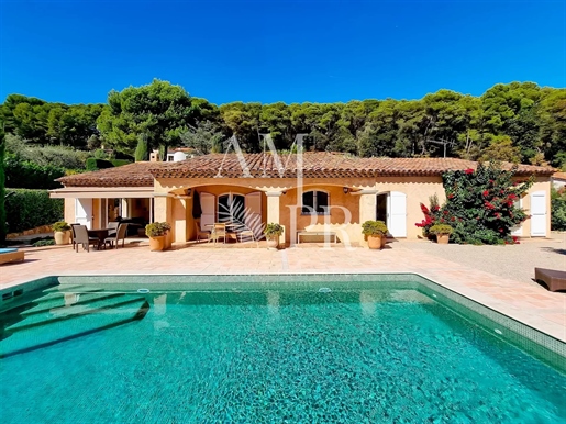 Exclusivité: Charmante villa provençale de plain pied avec vue panoramique