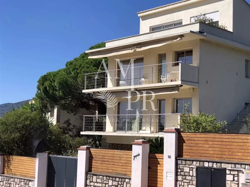 Cannes - Villa de 276 m2 vue mer panoramique