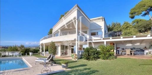 Villa mit Panoramablick auf das Meer - Cannes