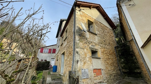 Opportunity to be seized! Village house to renovate 15 km east of Bergerac!