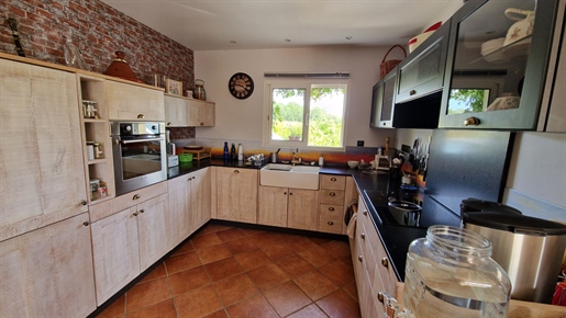 Dream Villa 8 km from Bergerac: 4 Bedrooms, Indoor Pool, and Much more!