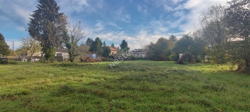 Plot of land in Bergerac well located of 1,798 m²!