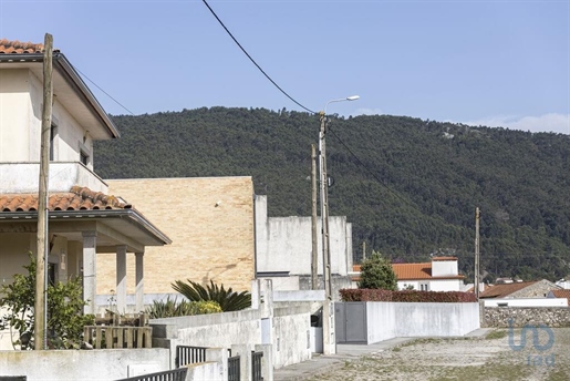 Home / Villa with 5 Rooms in Viana do Castelo with 159,00 m²