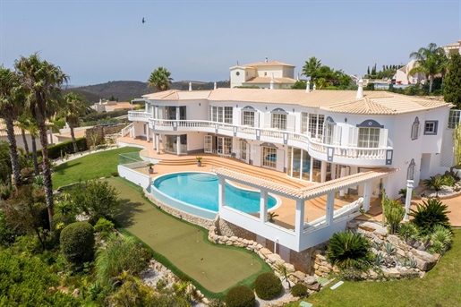 Luxury Villa With Magnificent Views In Parque Da Floresta Golf