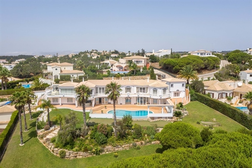 Luxury Villa With Magnificent Views In Parque Da Floresta Golf
