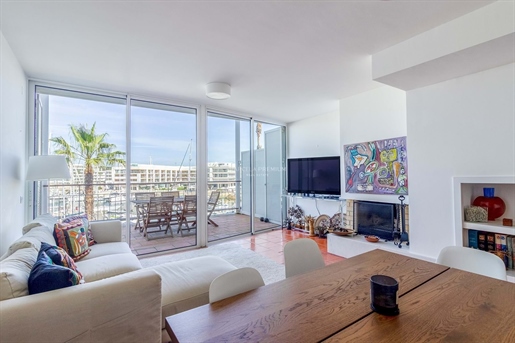 Apartamento Penthouse Duplex T3 Com Fantástica Vista Da Marina De Lagos E Do Mar
