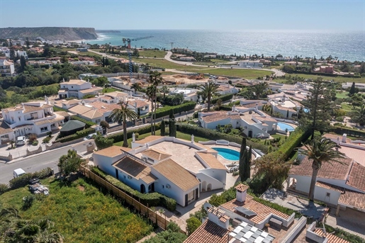 Fantastic 4-Bedroom Villa With Sea Views, In Praia Da Luz