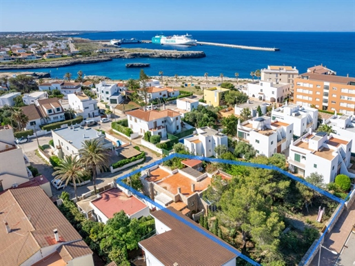 Plot for 4 homes near Passeig Marítim seafront promenade in Ciutadella