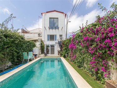 Entire house with pool for sale in Mahón