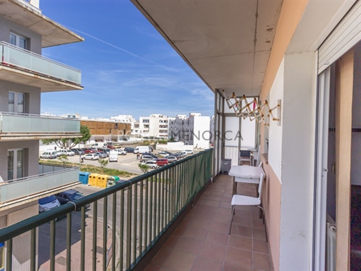 Piso con parking y terraza en venta en Mahón