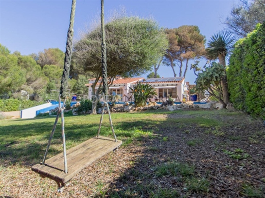 Villa à vendre avec piscine et vue mer à Binibeca