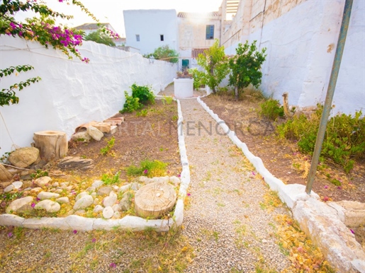 Traditional townhouse in Es Mercadal with access from two streets
