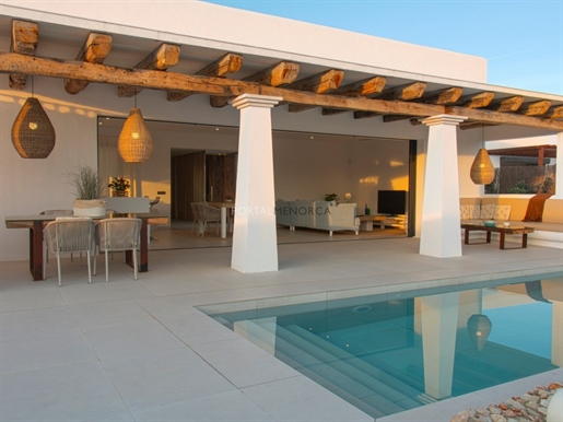 Moderna casa con piscina en Punta Grossa