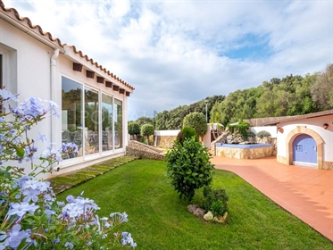 Villa with pool and tourist licence in Sa Caleta, Ciutadella