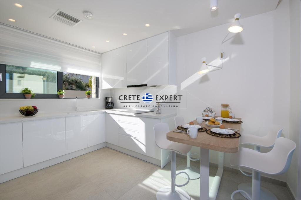 957676 - Villa For sale, Armenoi, 255 sq.m., €2.000.000