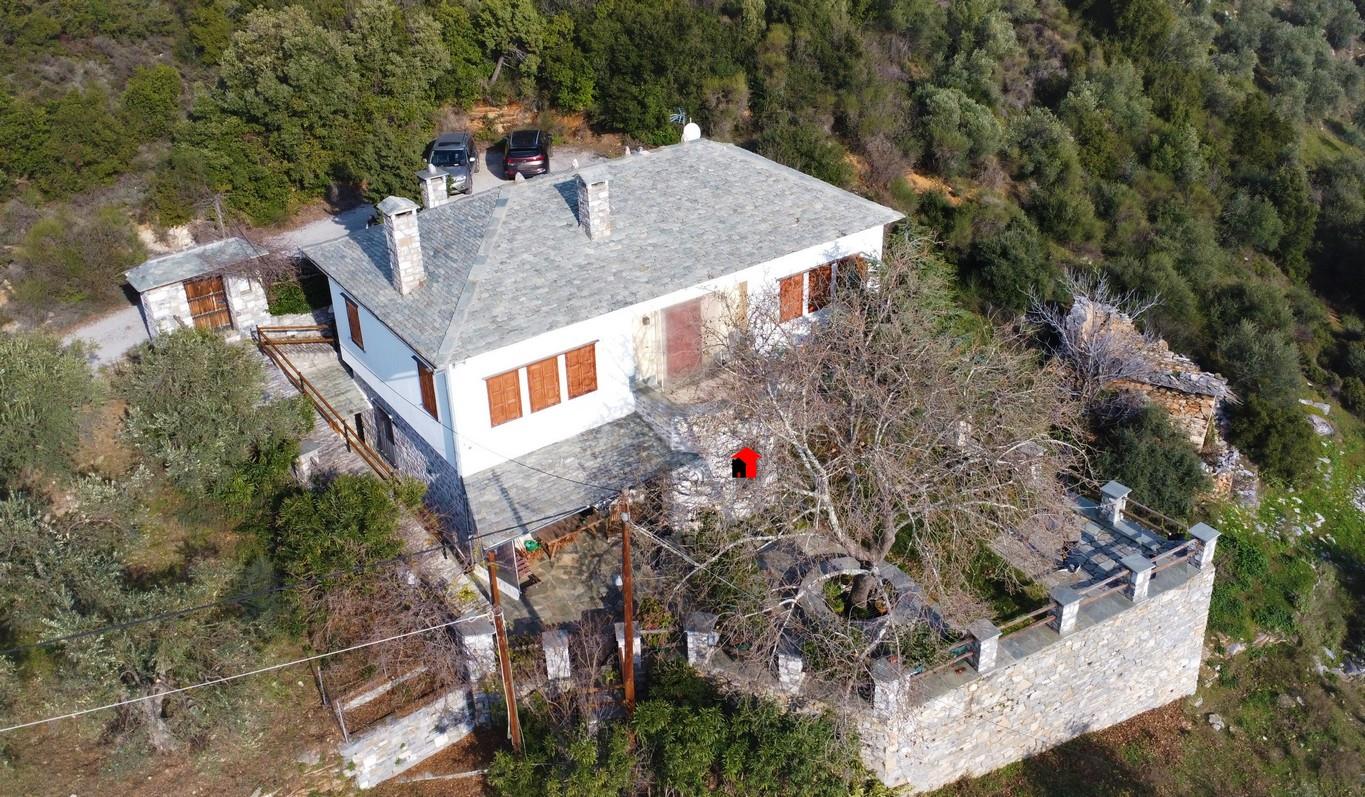 For sale traditional stone house in Central Pelion
