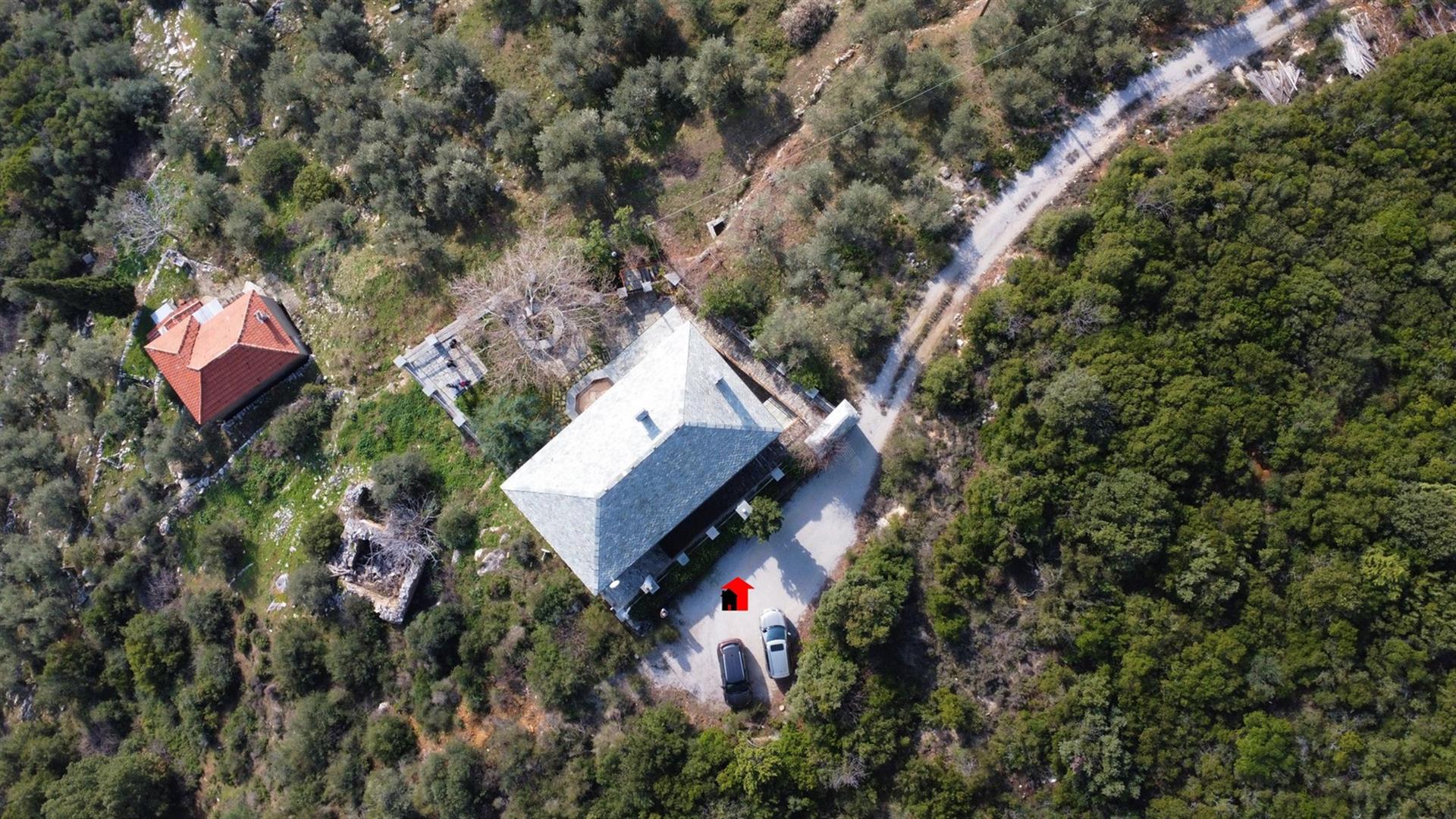 For sale traditional stone house in Central Pelion