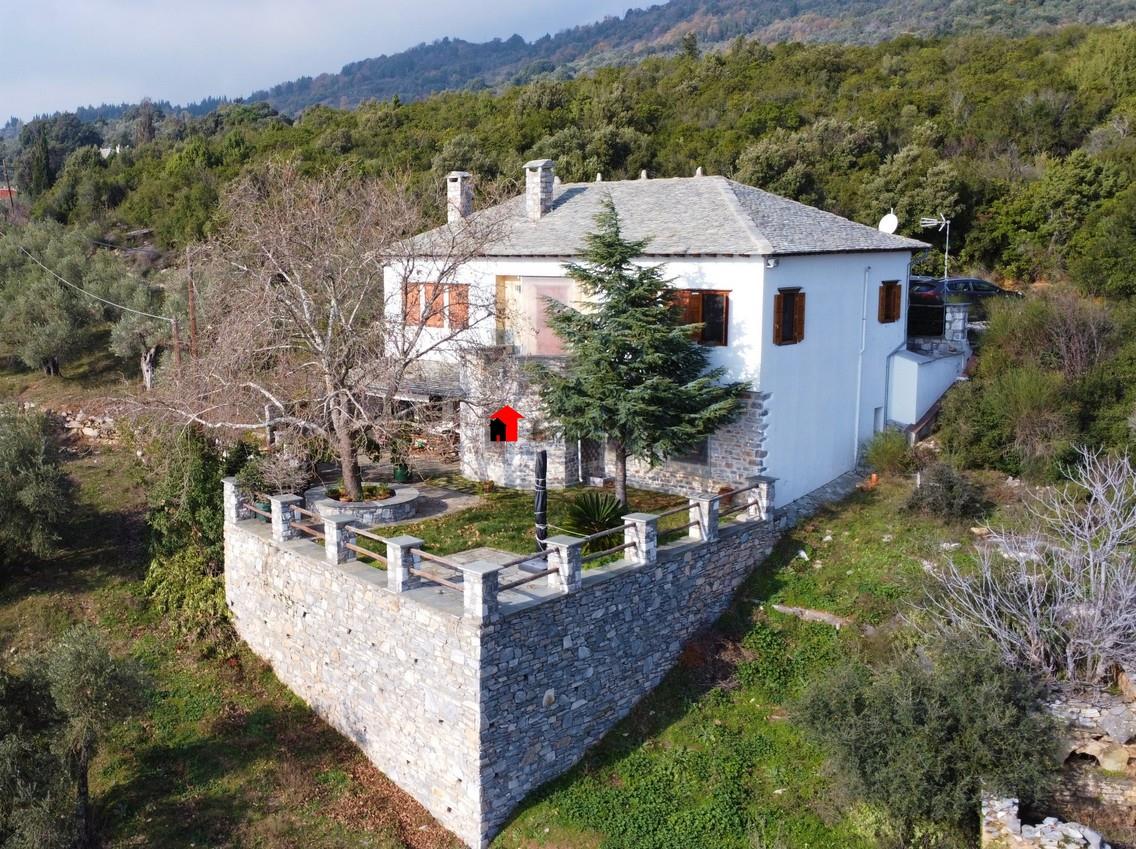 For sale traditional stone house in Central Pelion