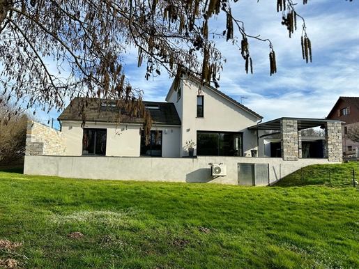 Sale 7 room villa 210 m2 approx, on land of 25.31 ares Lure Haute Saone €599,000