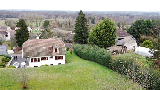 Sale house with basement, 7 rooms, 193 m2, on land of 1715 m2, Quers €278,000