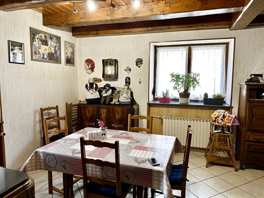 Sale village house, 6 rooms, approx. 100 m2, on 1 plot of land of 14.65 ares Luxeuil Les Bains €178,