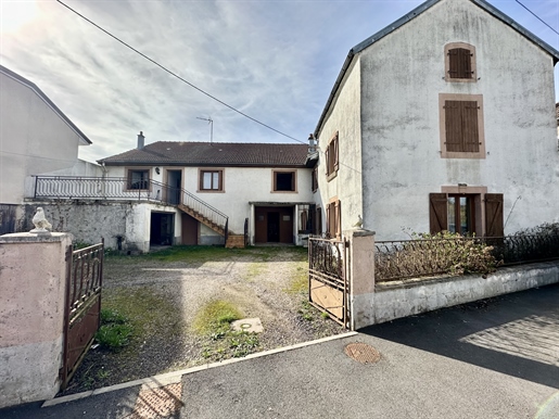 Sale village house with 2 accommodations, on land of approximately 11.22 ares Luxeuil Les Bains €86,