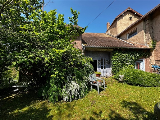 Sale village house, 5 rooms, approx. 134 m2, on land of 21.34 ares, Granges Le Bourg, 145,000 euros