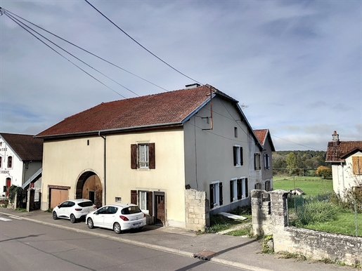 Verkoop te renoveren woonboerderij, 2 woningen, Demangevelle Haute Saône 49 000 euros