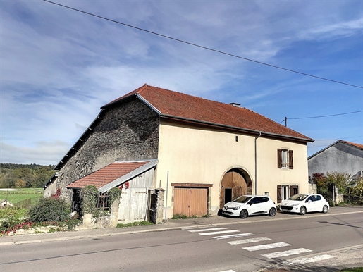 Vanzare ferma de renovat, 2 locuinte, Demangevelle Haute Saône 49 000 euro