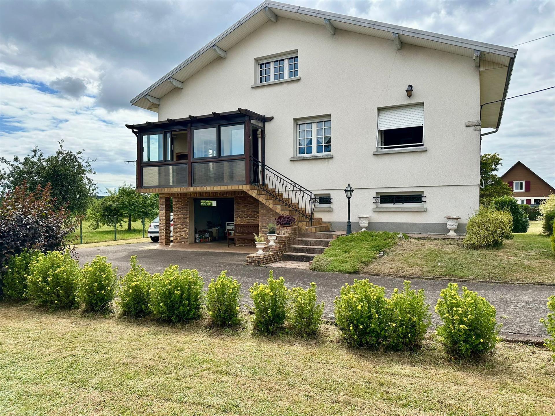 Vente maison sur sous-sol, 4 pièces, sur terrain de 21,35 ares Lure