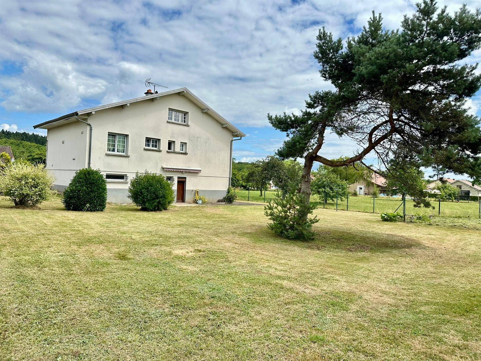 Vente maison sur sous-sol, 4 pièces, sur terrain de 21,35 ares Lure