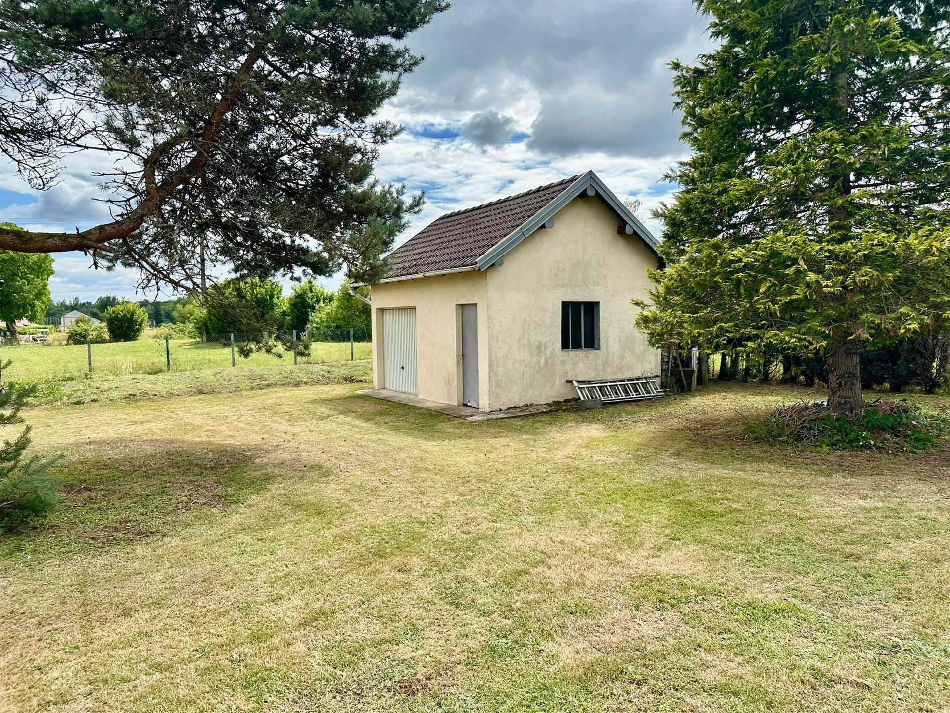 Vente maison sur sous-sol, 4 pièces, sur terrain de 21,35 ares Lure