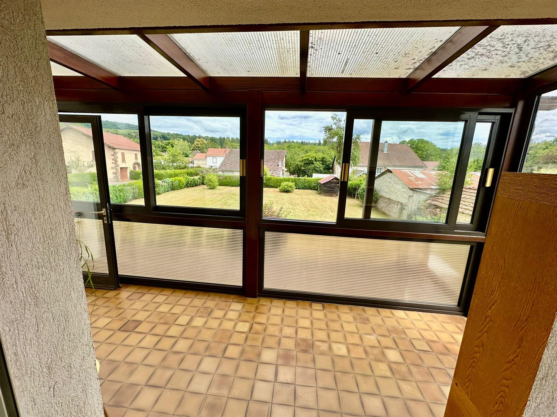 Vente maison sur sous-sol, 4 pièces, sur terrain de 21,35 ares Lure