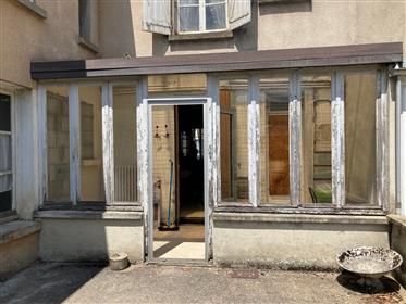 Town house to restore in Rouillé 86