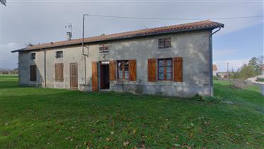 House in good condition of 53m ² with convertible attic in hamlet near Moussac 86