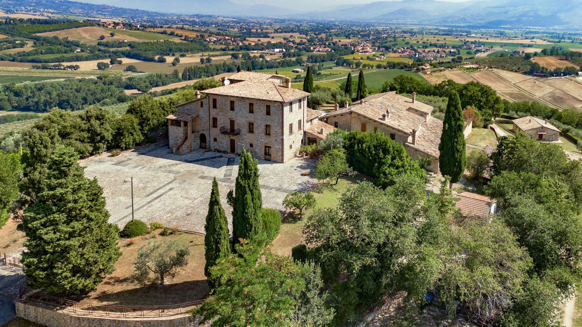 The Poggio Del Vescovo Estate