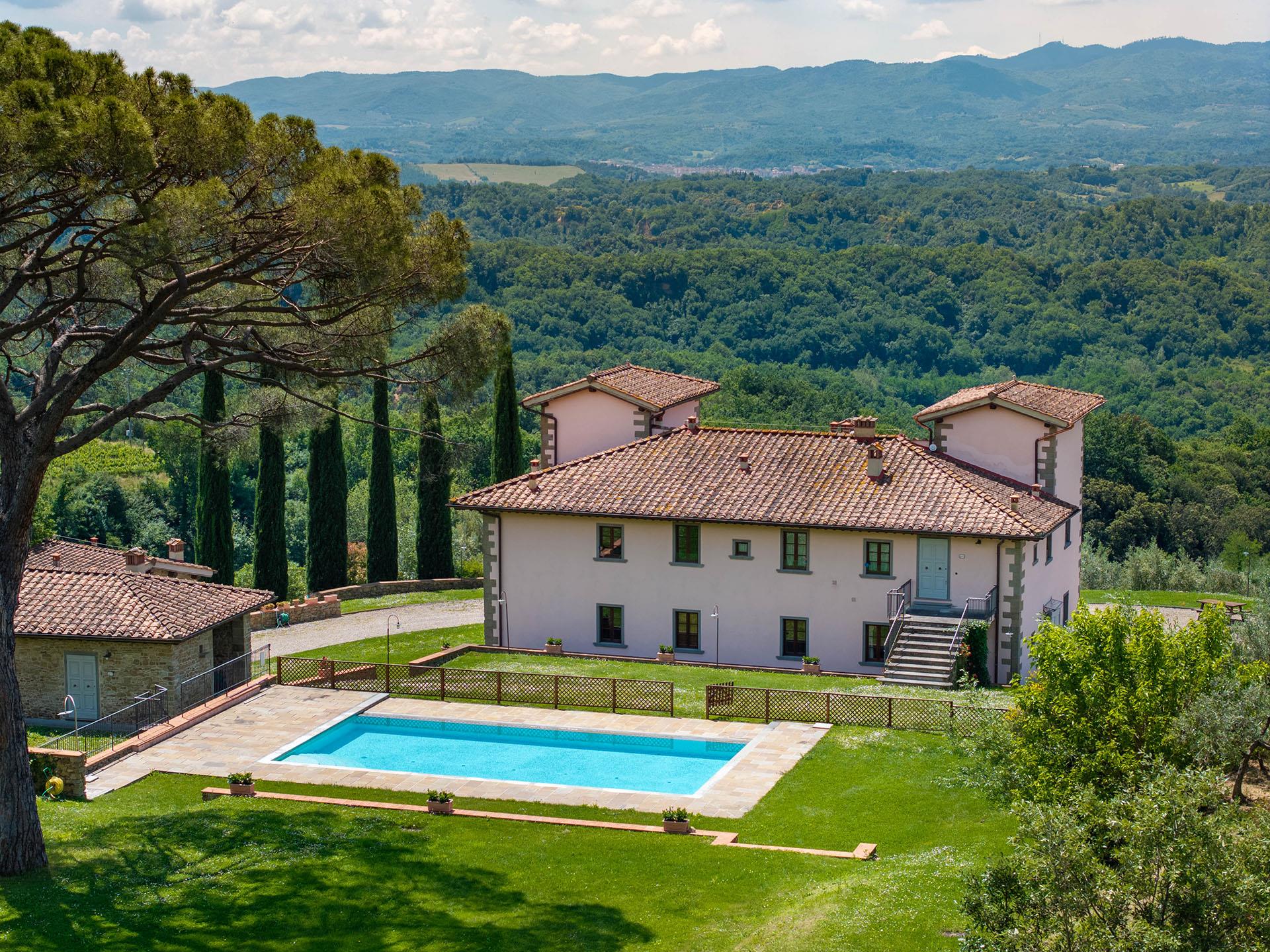 Prestigious Leopoldina with panoramic views and double Torre colombaia
