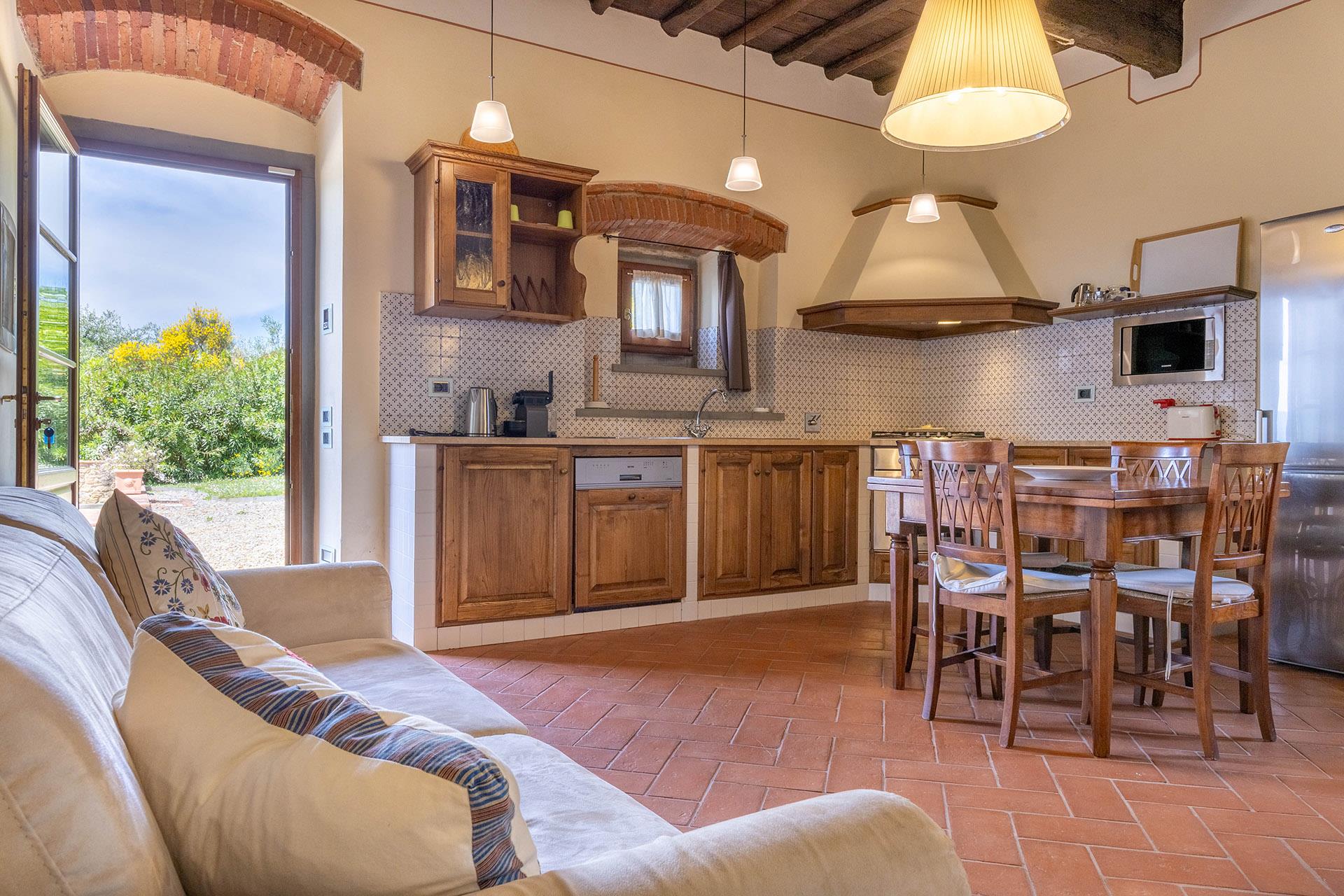 Prestigious Leopoldina with panoramic views and double Torre colombaia