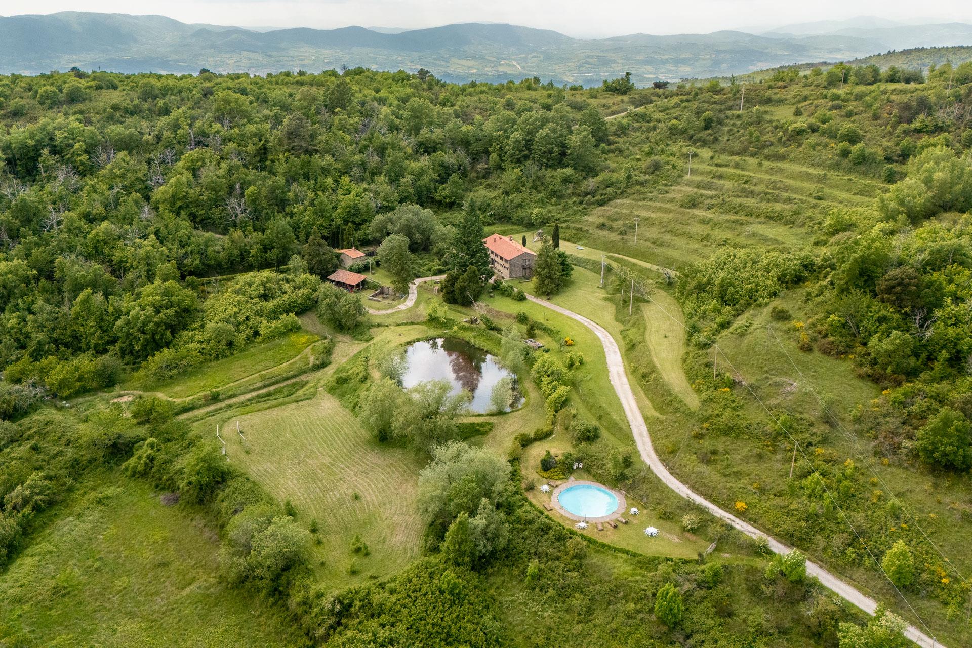 Farmhouse at the foothills of the Tuscan Apennines