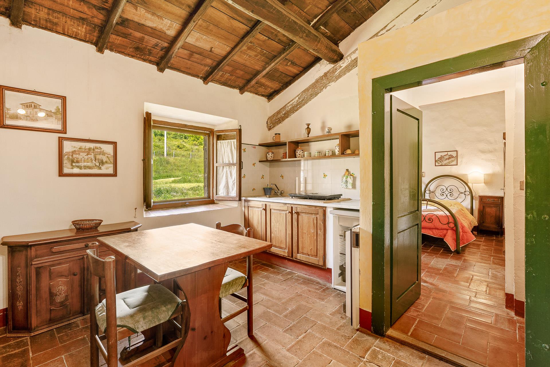 Farmhouse at the foothills of the Tuscan Apennines