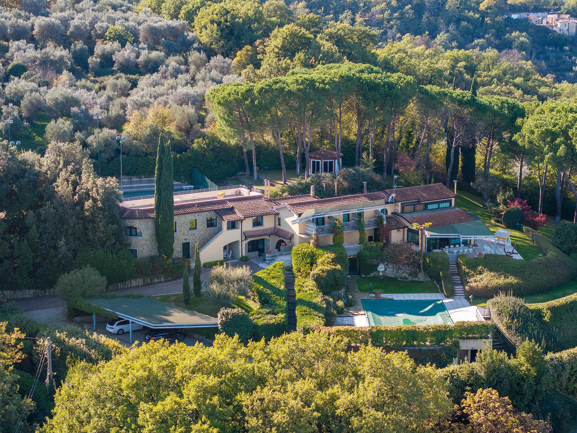 Beautiful villa with stunning views of Arezzo