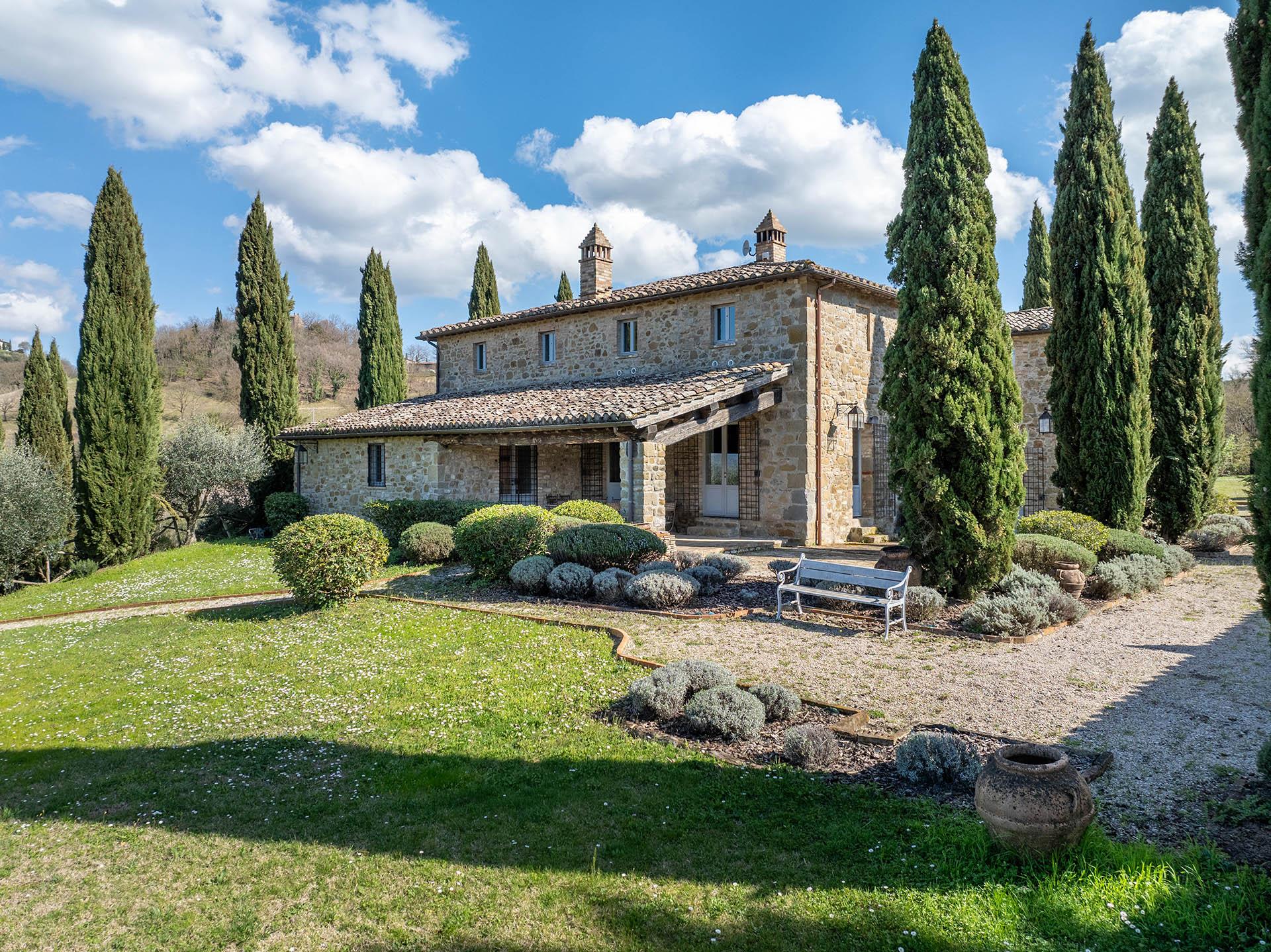 Charming farmhouse in the Umbrian countryside