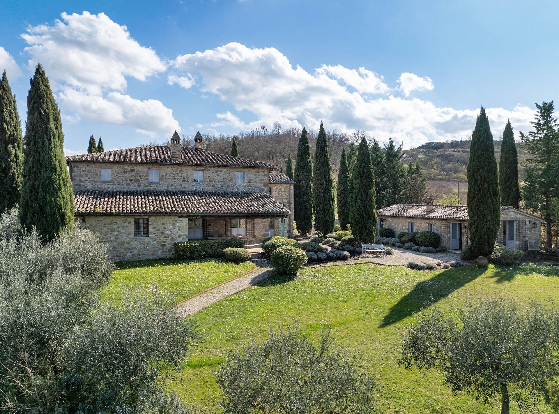 Charming farmhouse in the Umbrian countryside