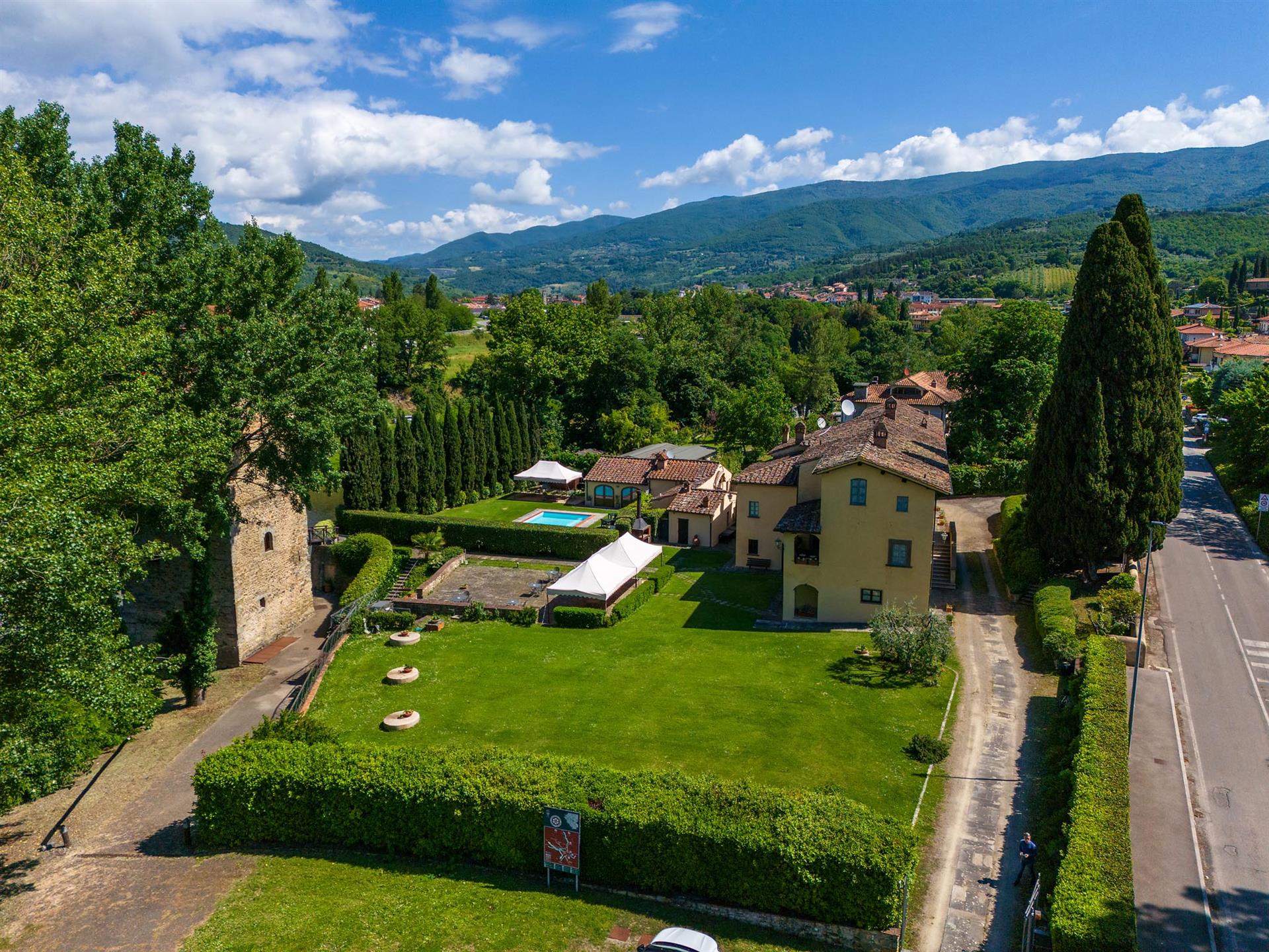 Prestigious historic villa in the heart of Tuscany