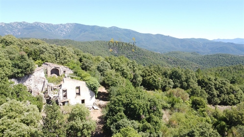 Landhaus zu verkaufen zu rehabilitieren in Maçanet de Cabrenys mit Meerblick