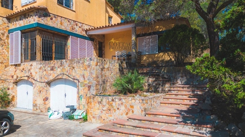 Country house for sale in Palamos